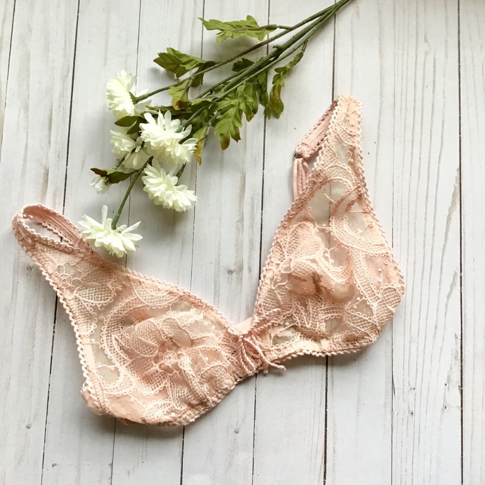 2/$25 ❤️ Victoria's Secret Dream Angels Deep V Bra - Picture 1 of 3